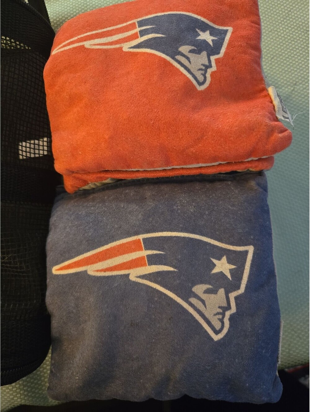 New England Patriots NFL Cornhole Bean Bag Set with Mesh Carry Case - Picture 3 of 6